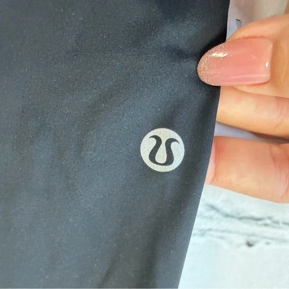 lululemon athletica Black Leggings with side pockets size 8 - Picture 10 of 11